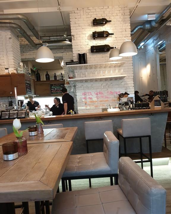 Leo HILLINGER Wineshop & Bar Munich