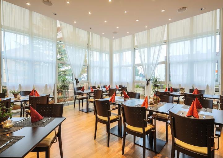 Bistro Carat