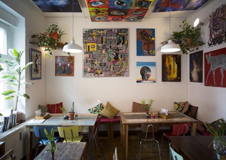 Woanders Café