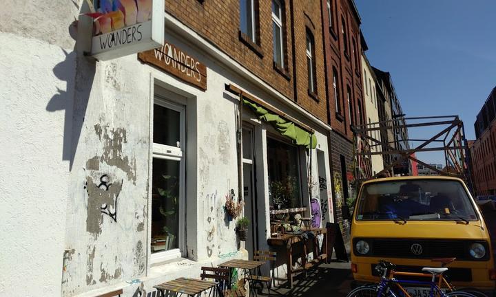 Woanders Café