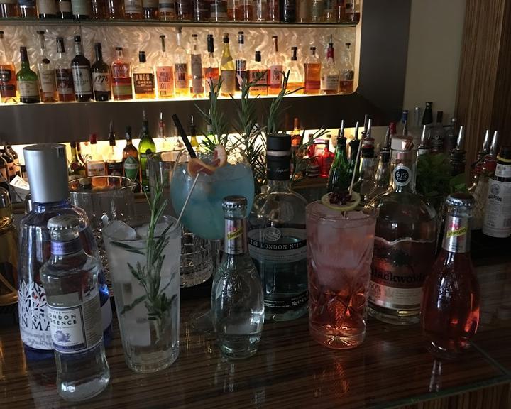 Saphire Bar
