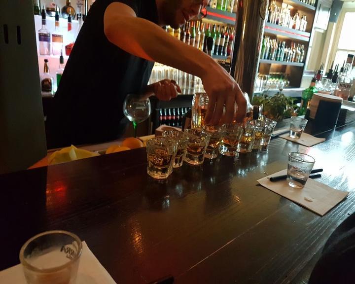 Cocktrail Bar
