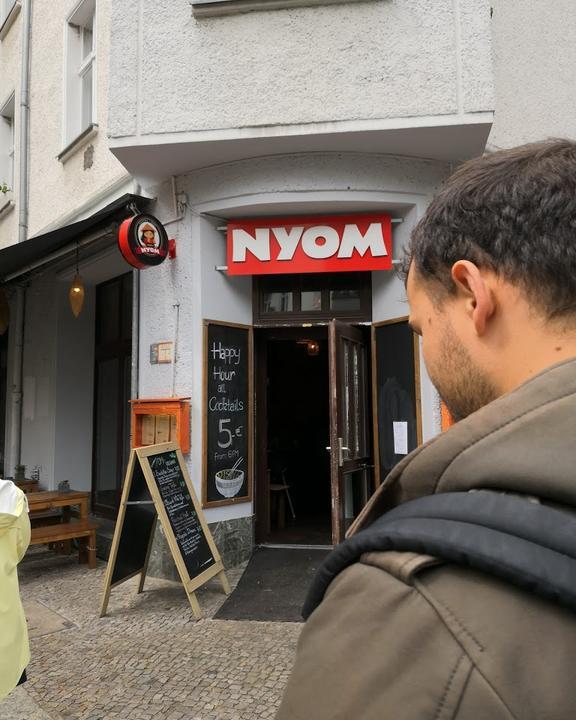 Nyom