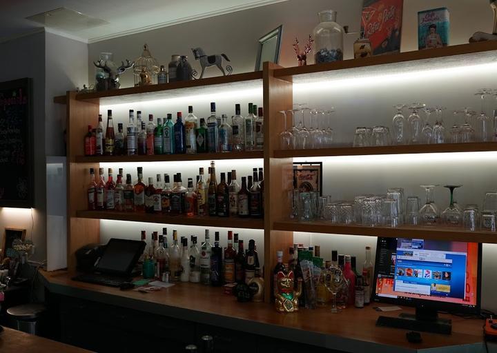 Bogarts Bistro Bar