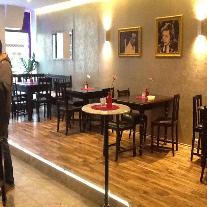 Bogarts Bistro Bar