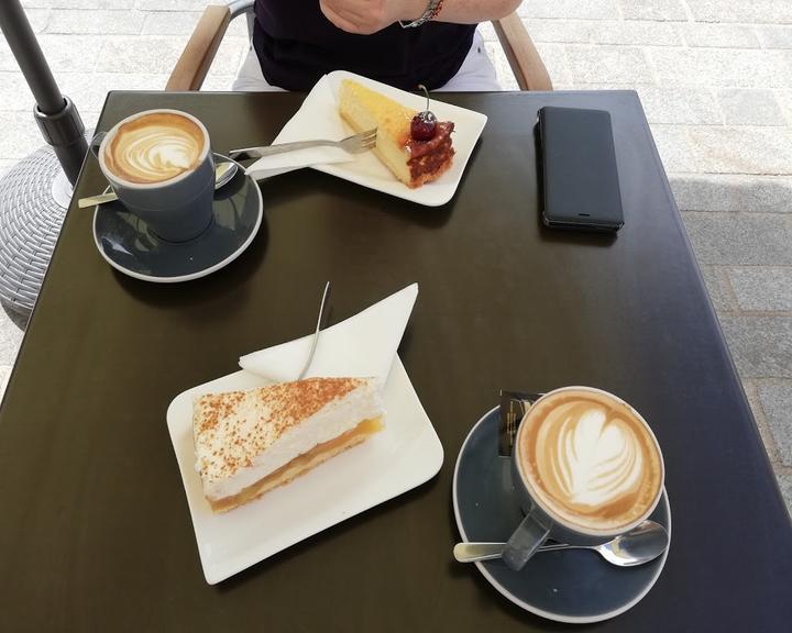 Cafe Jolie am Donaumarkt