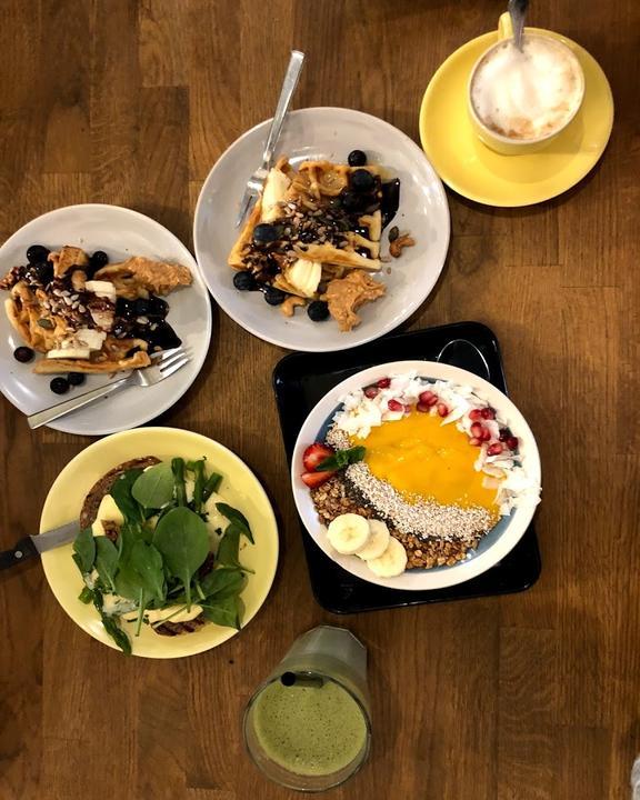 Claus Eismanufaktur & Deli