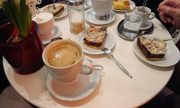 Cafe Laden