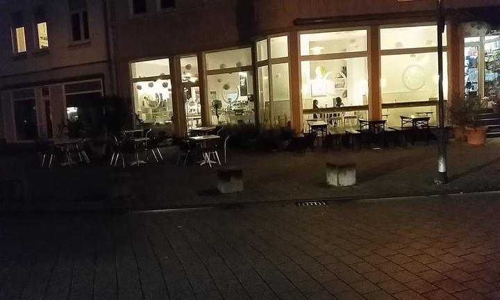 Cafe Yunana