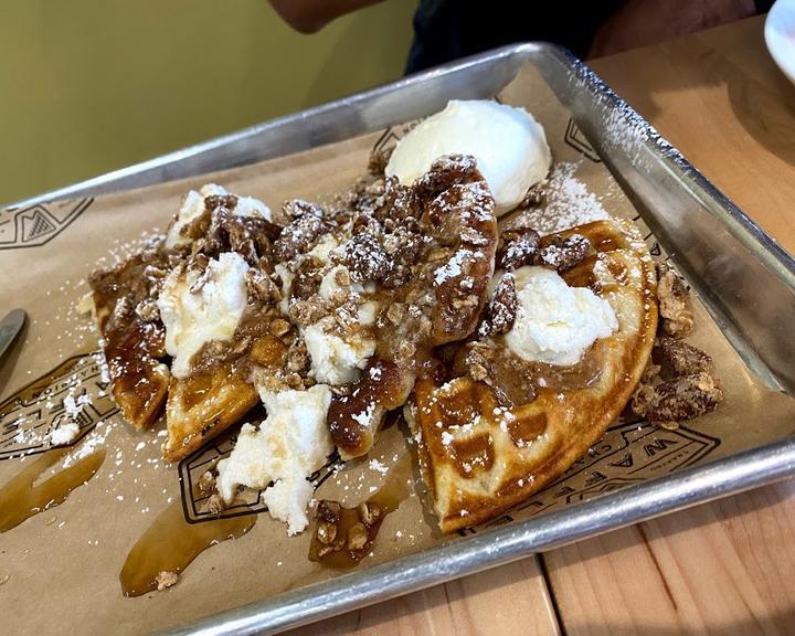 Waffle & Friends