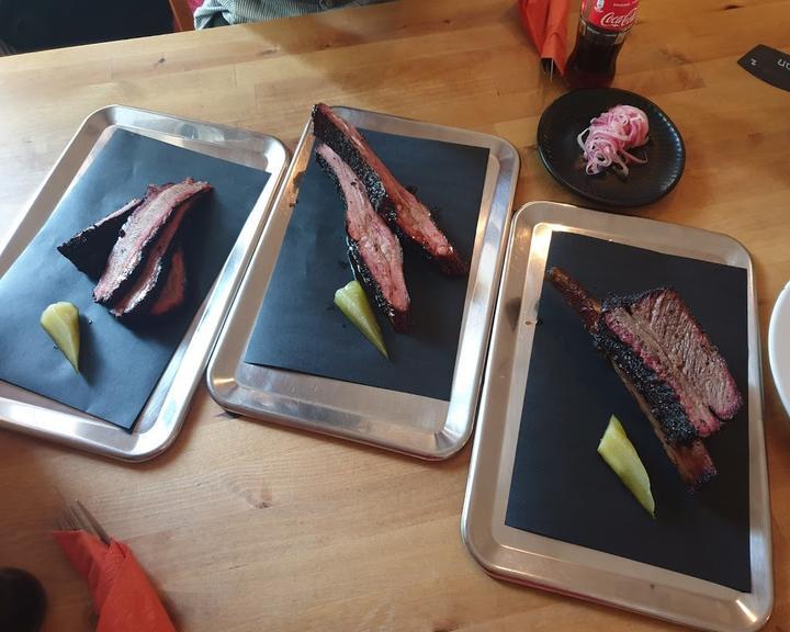 Lino's Barbecue