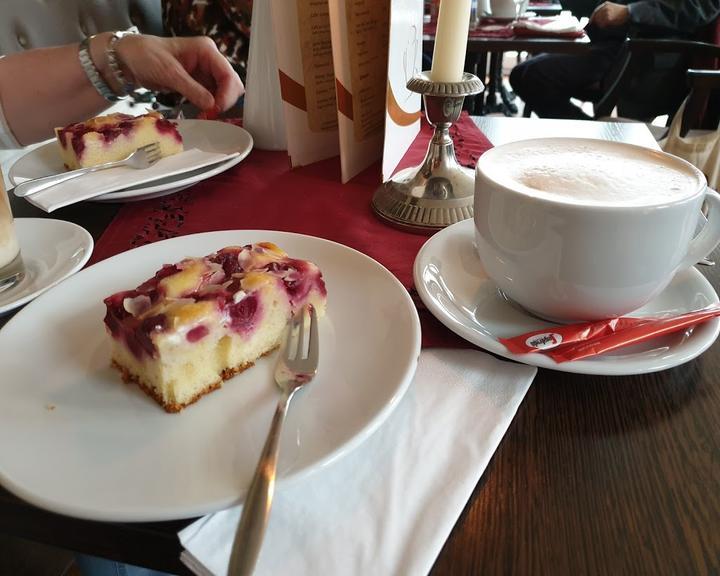 Cafe Louise