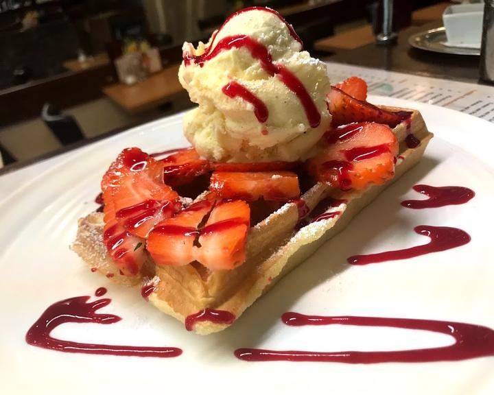 Pizzeria Eiscafe Cortina