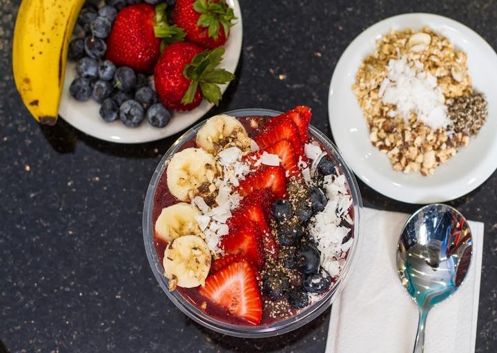 Frozen Yogurt & Salatbar