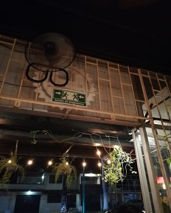 El Local