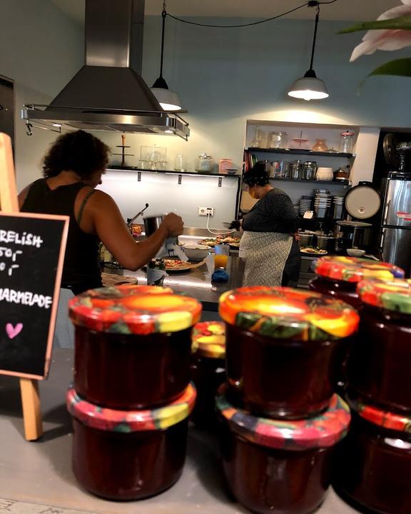 IUNU Kochwerkstatt und Ladencafé