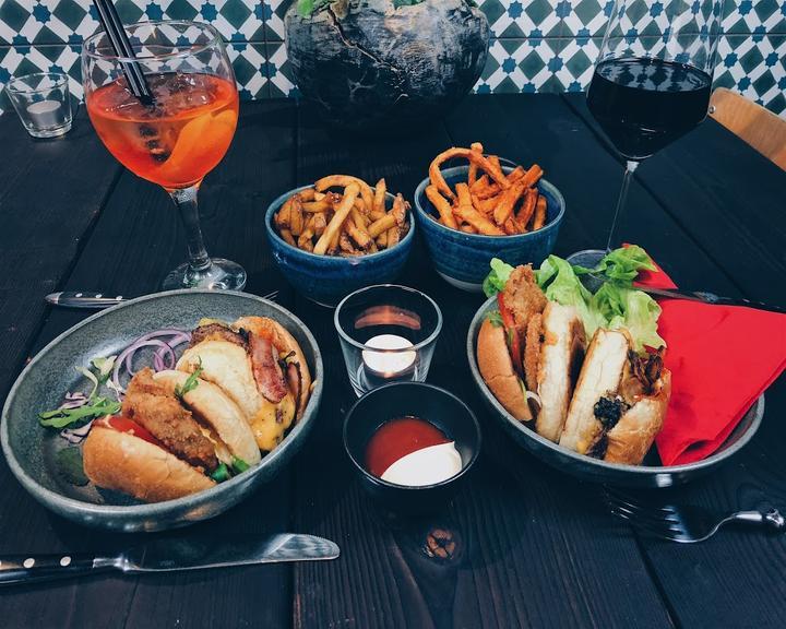 momotaro tavern