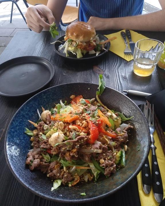 momotaro tavern