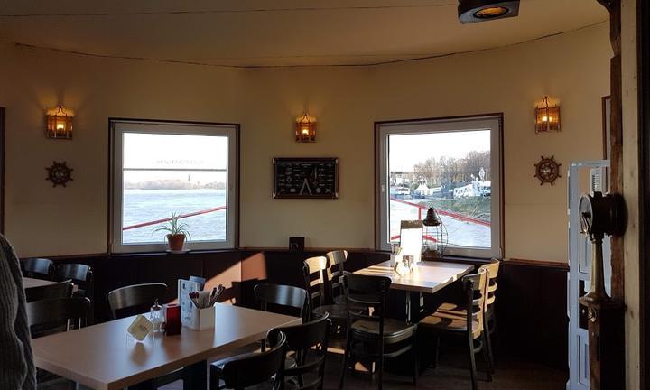 Achterdeck im Marienburger Bootshaus