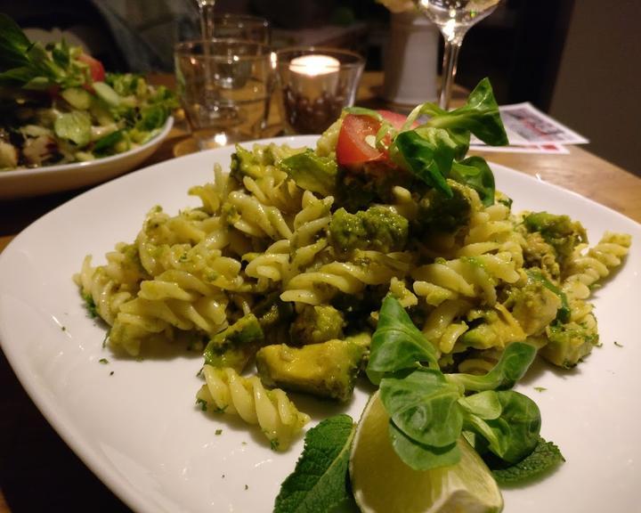 Pici Cafe und Vinothek