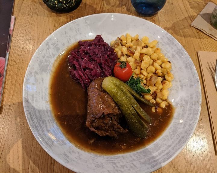 Wilma Wunder im Cafe am Ballplatz