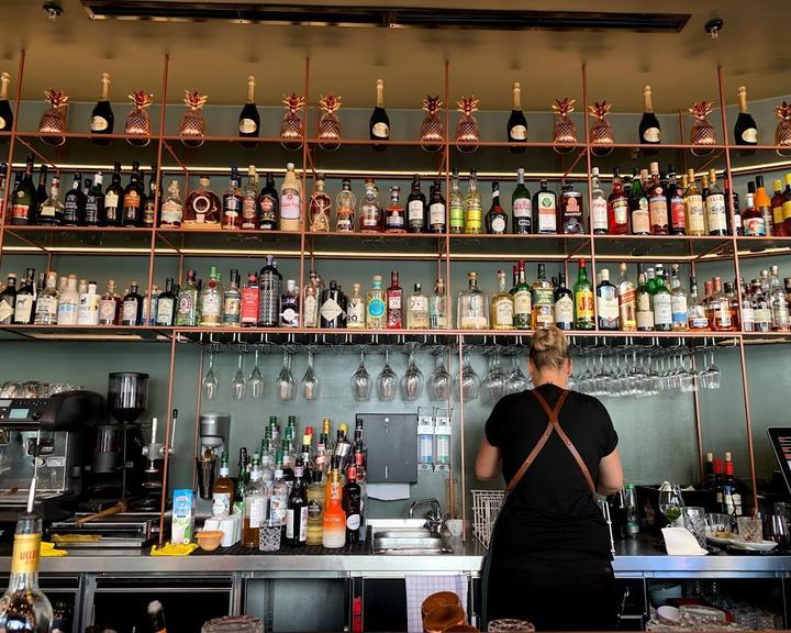 Eduard's Bar