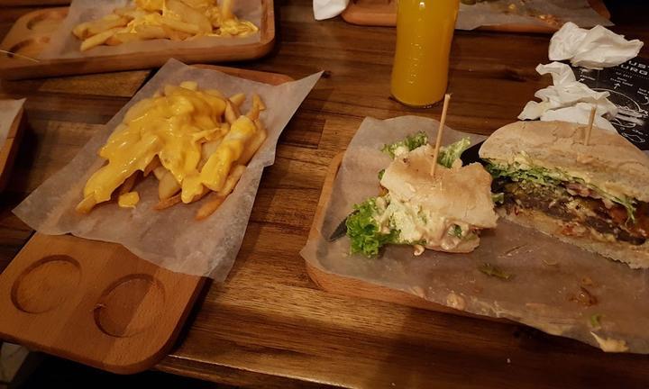 Musty Burger