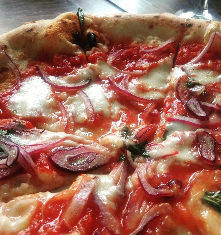 Brechts Pizza & Vino