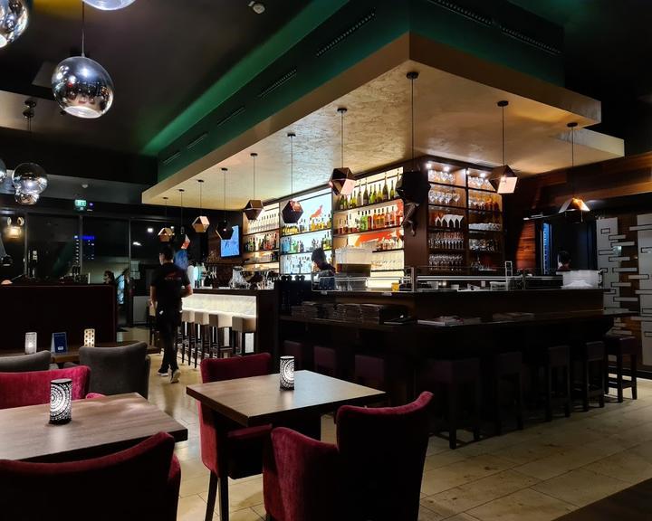 Chamaeleon Bar & Restaurant