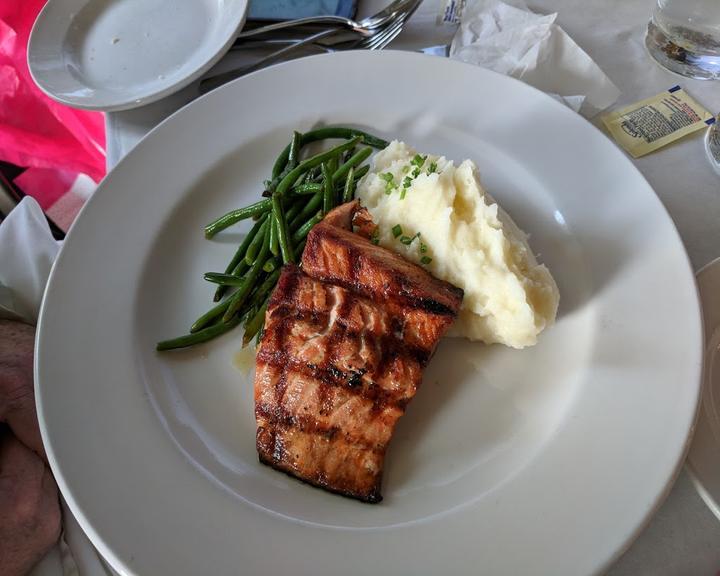 Emil’s Bistro & Bar