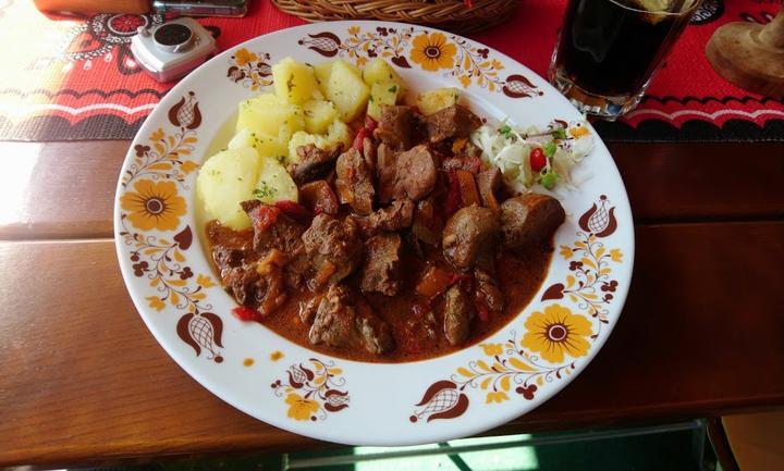 Hotel und Gasthof Zum Ziehbrunnen Ungarisches Restaurant Gemeskut Csarda