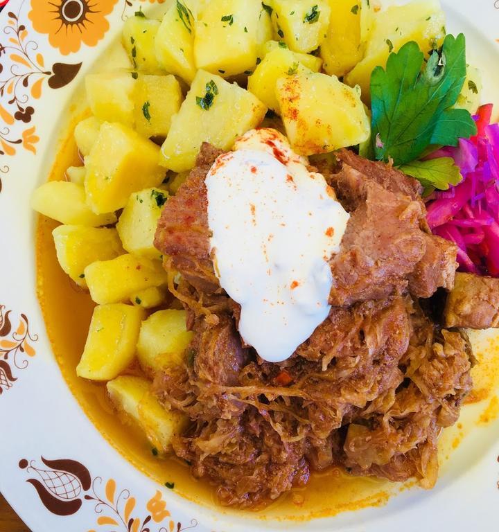 Hotel und Gasthof Zum Ziehbrunnen Ungarisches Restaurant Gemeskut Csarda