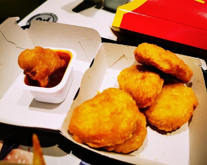 McDonalds im Flughafen