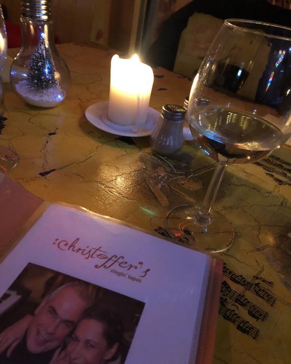 Christoffer's singin tapas