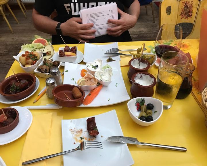 Christoffer's singin tapas