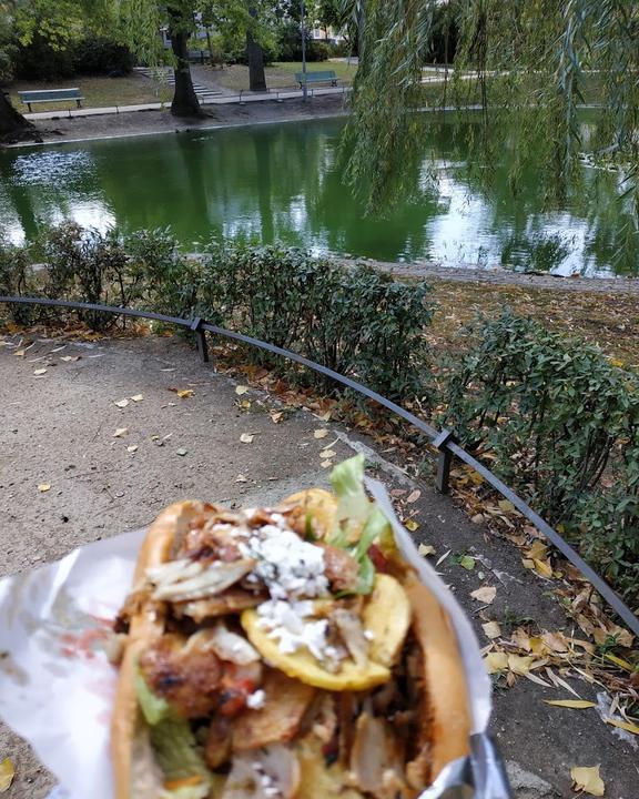 Mustafa's Gemuese Kebab