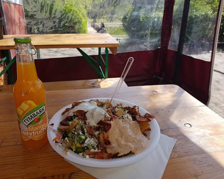 Mustafa's Gemuese Kebab