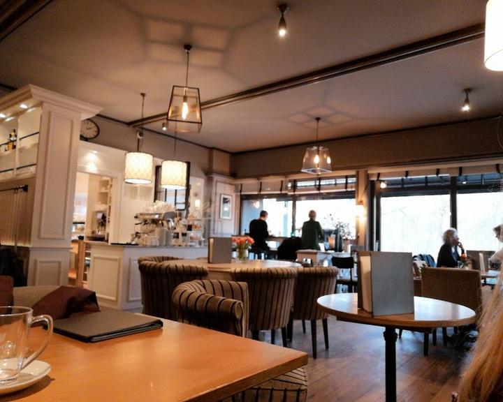 Cafe Reinhardt