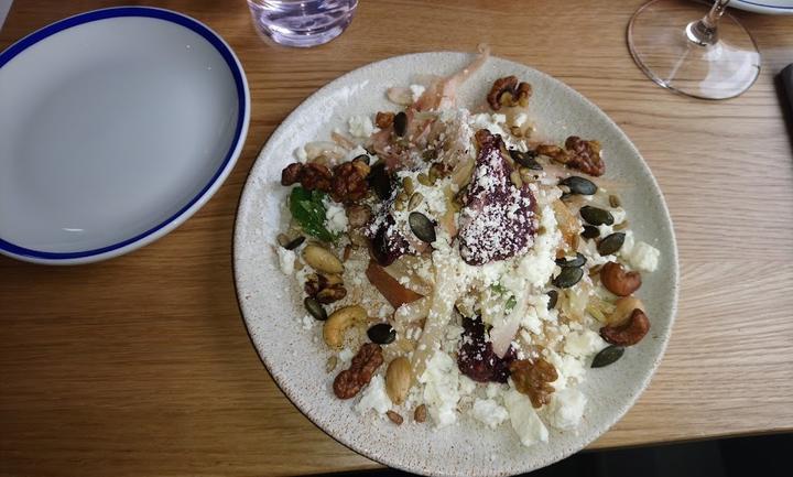 MontRaw Restaurant