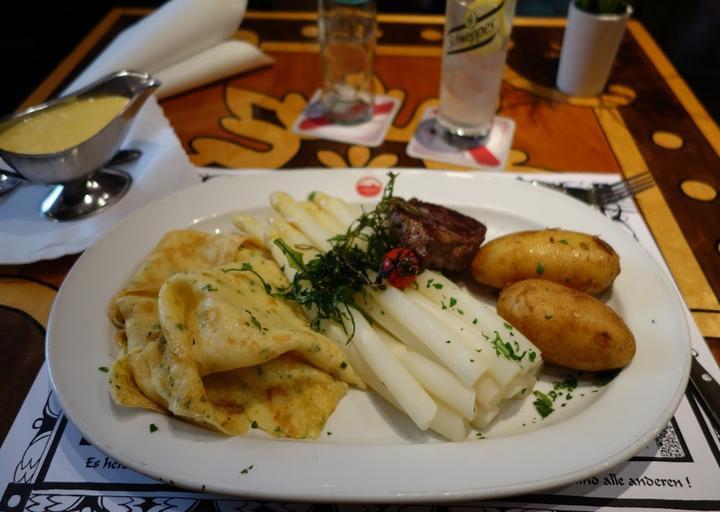Schnitzelbank