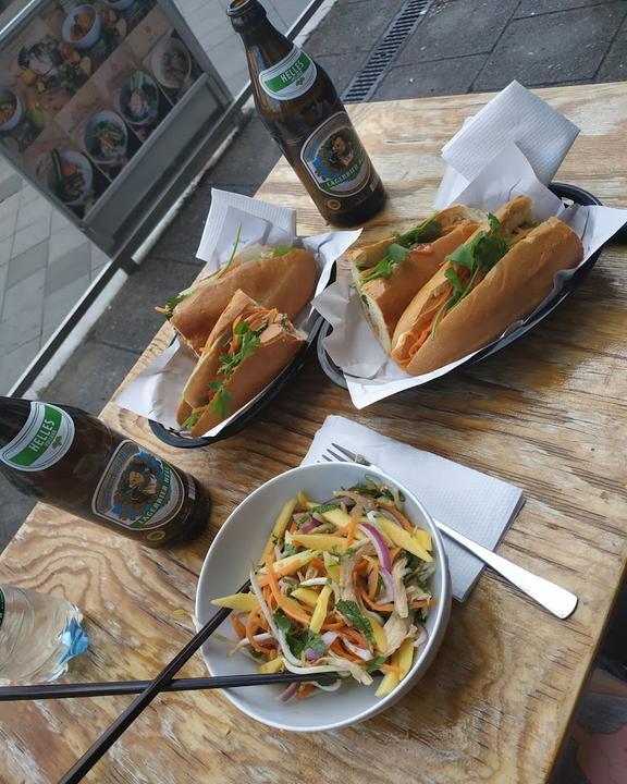 Mama Vân - Sài Gòn Deli