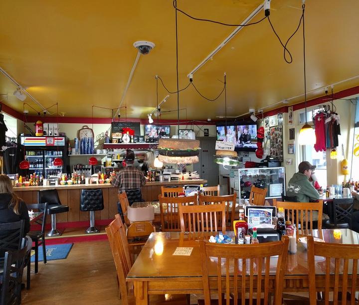 Newport Cafe & Wein