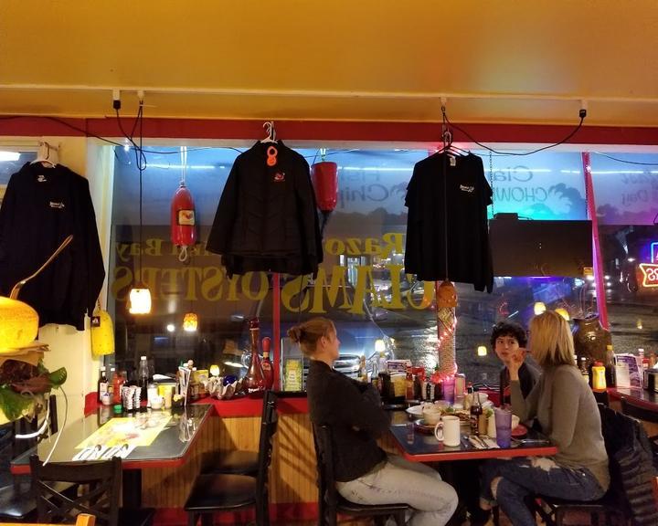 Newport Cafe & Wein