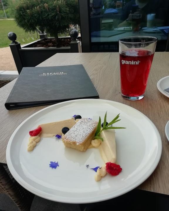 SiJu Cafe Restaurant Lounge
