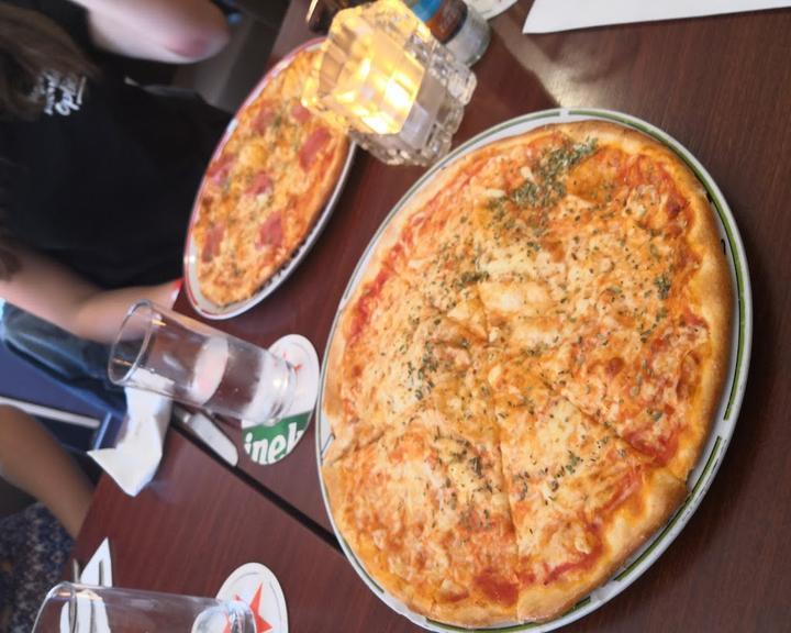 Pilsstubchen La Bettola Pizzeria