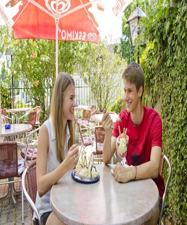 Galerie und Café Neukloster