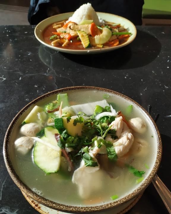 Le Hung fresh asian food