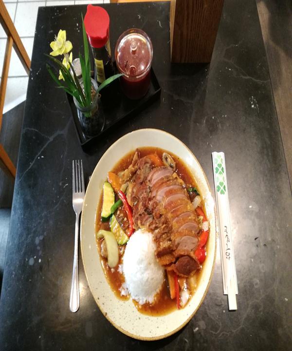 Le Hung fresh asian food