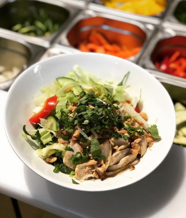 Le Hung fresh asian food