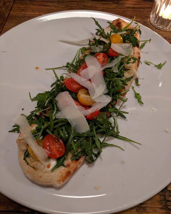 Nola Neapolitanische Pizza & Weinbar